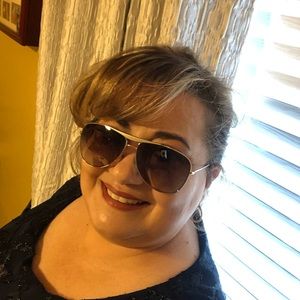 Meet your Posher, Virginia